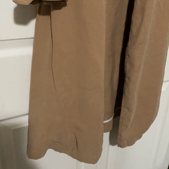 🌸SOLD🌸Trench Coat - Picture 5 of 8